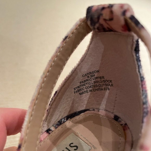 Steve Madden floral velour heels - Picture 5 of 5